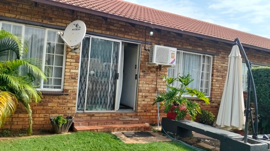 3 Bedroom Property for Sale in Safari Gardens North West